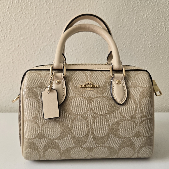 Mini Rowan In Signature Print - Picture 2 of 7